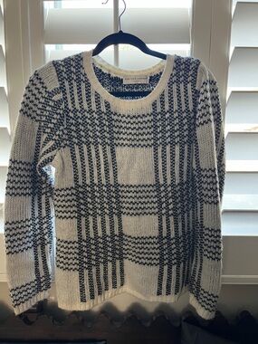 Vintage New York Laundry Cream and Black Plaid Crewneck Sweater